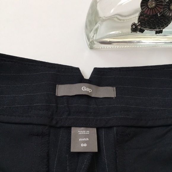 Gap Cuff Shorts - Picture 5 of 6